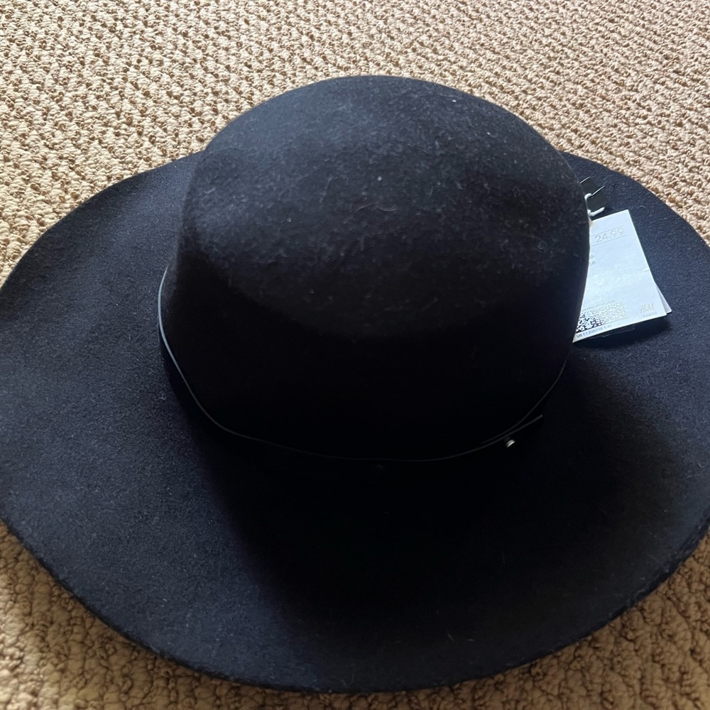 H&M hat - New with tags